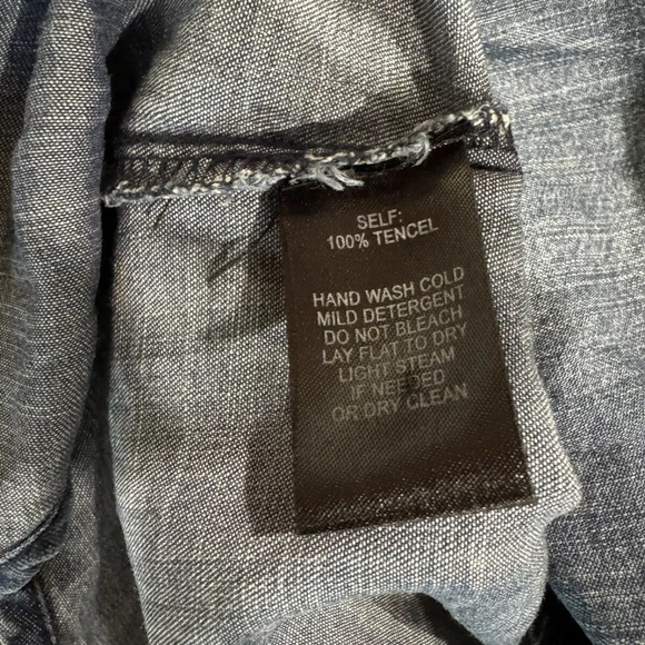 Lulus Stylish Sleeveless Button Up Down Denim Shirt SIZE Medium M - Picture 6 of 6